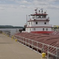 314-1534 Belleview IA - barges and tug in the lock